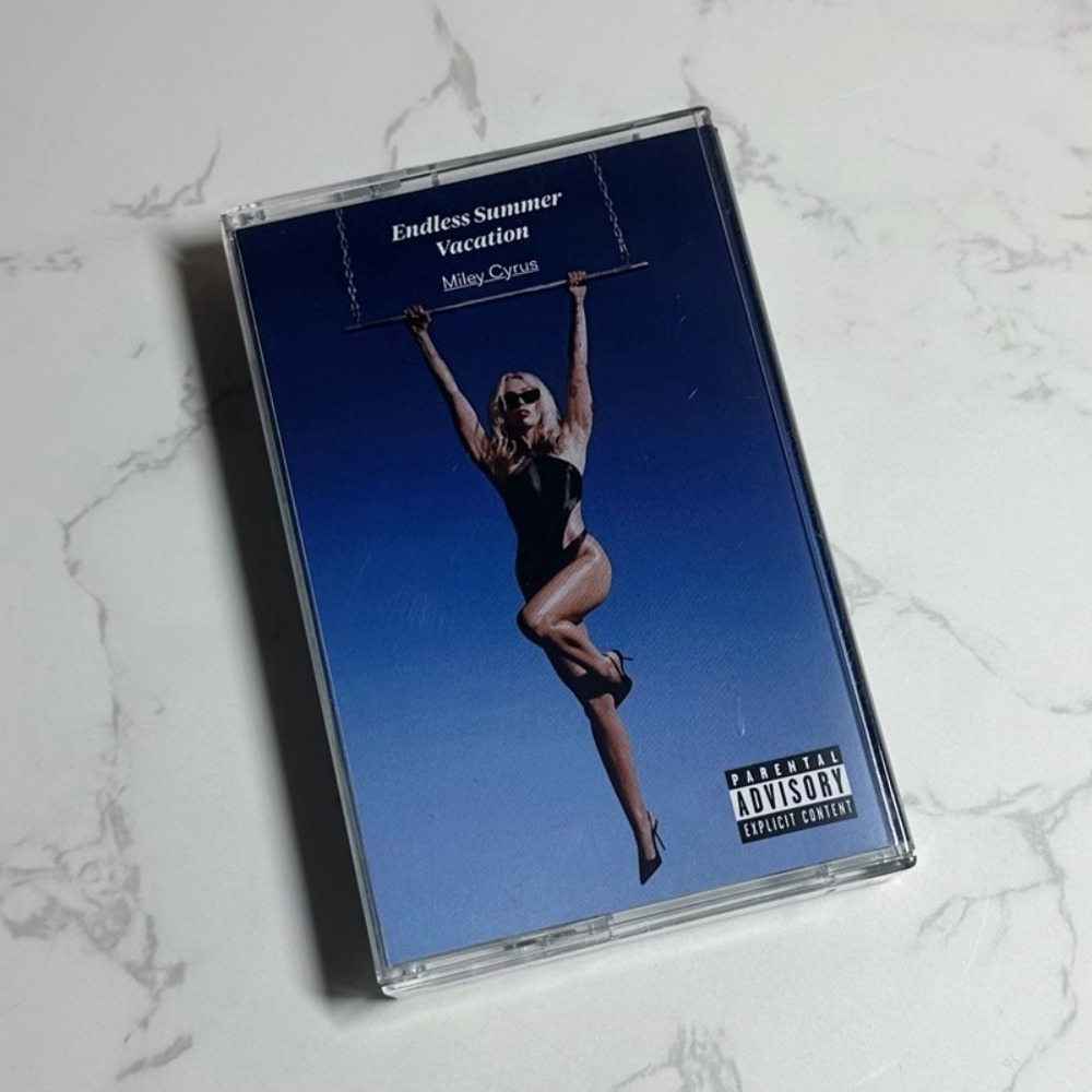Miley Cyrus Cassette Tape | En - Audio To Music ulasan dan harga
