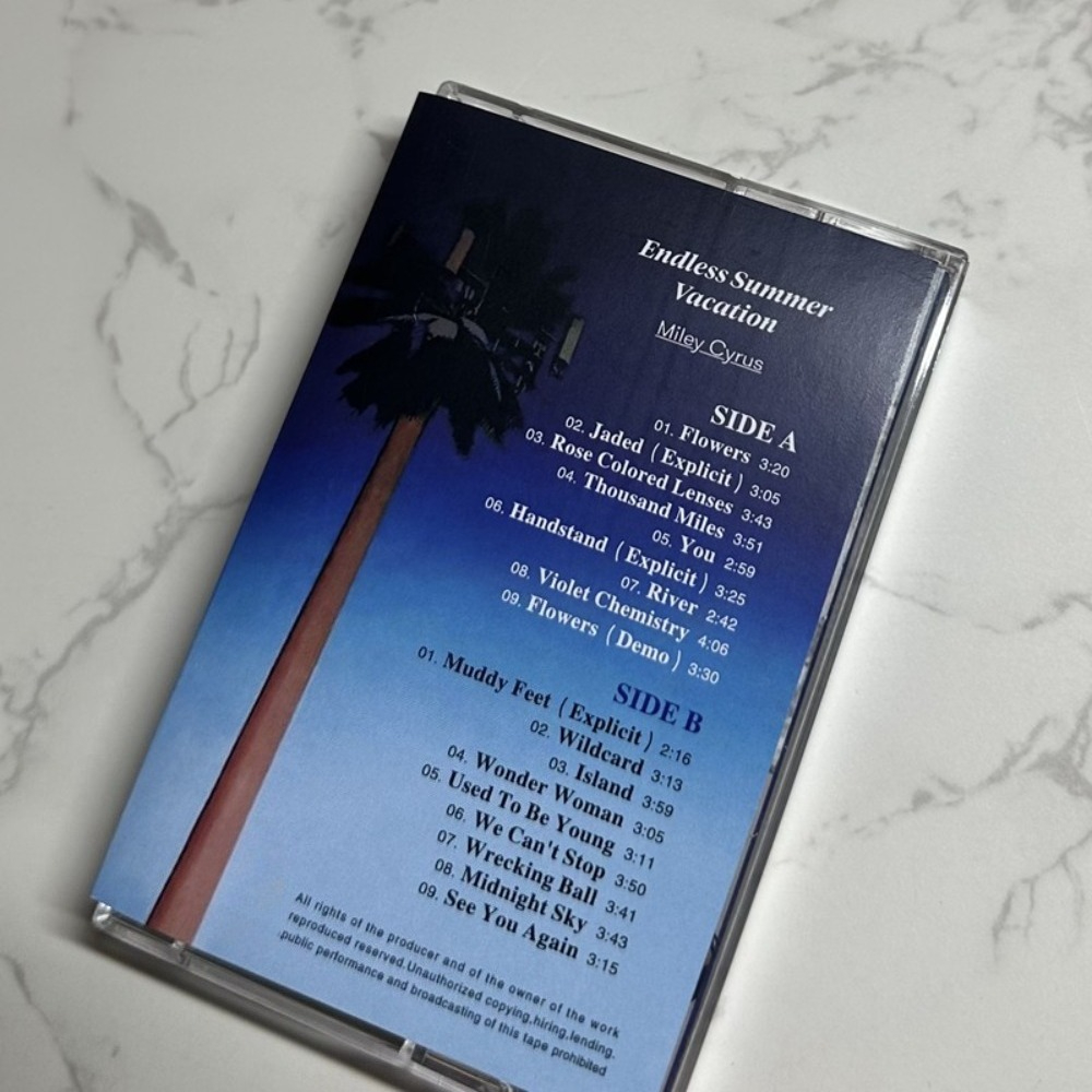 Miley Cyrus Cassette Tape | En - Audio To Music ulasan dan harga