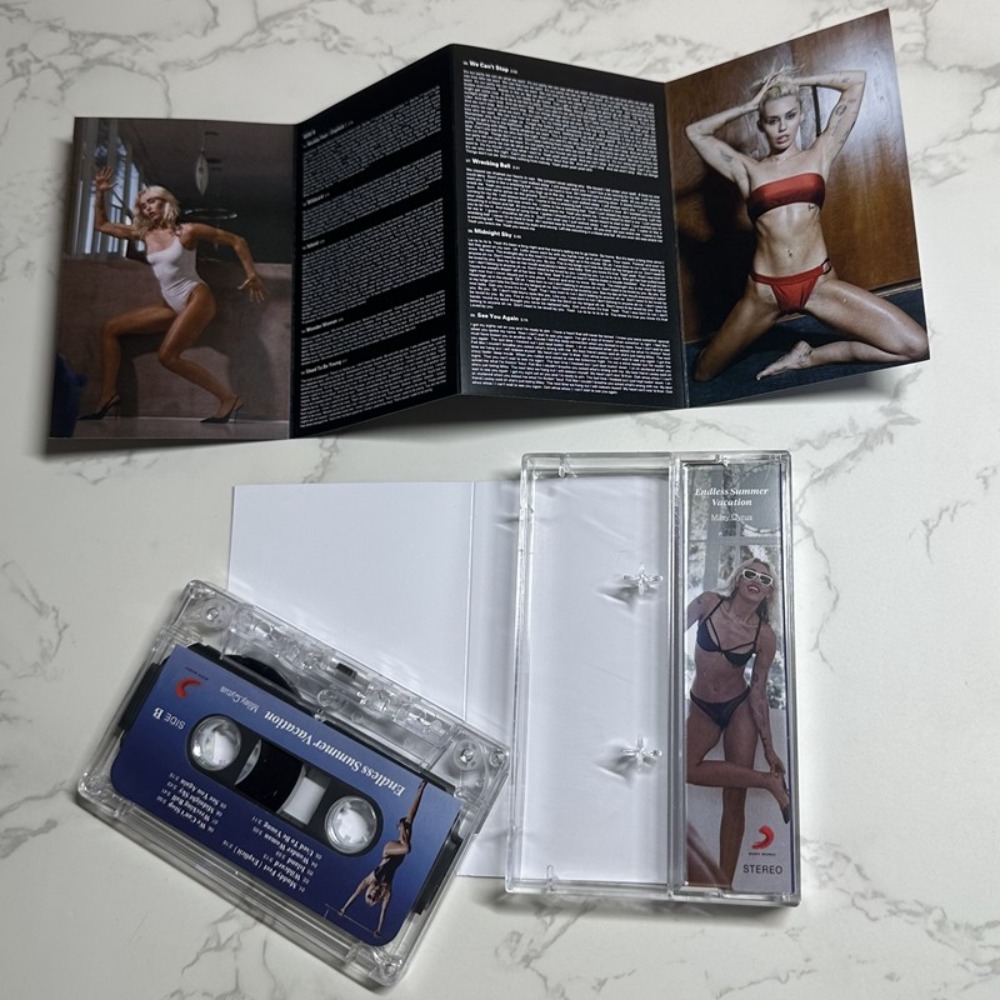 Miley Cyrus Cassette Tape | En - Audio To Music ulasan dan harga